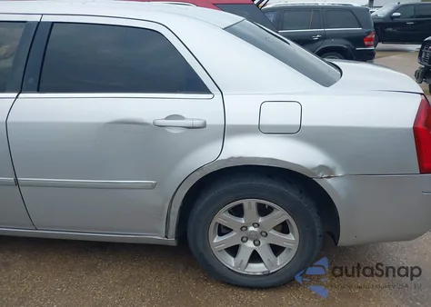 2007 Chrysler 300 Touring z USA, uszkodzony, nr VIN 2C3KA53G47H871375